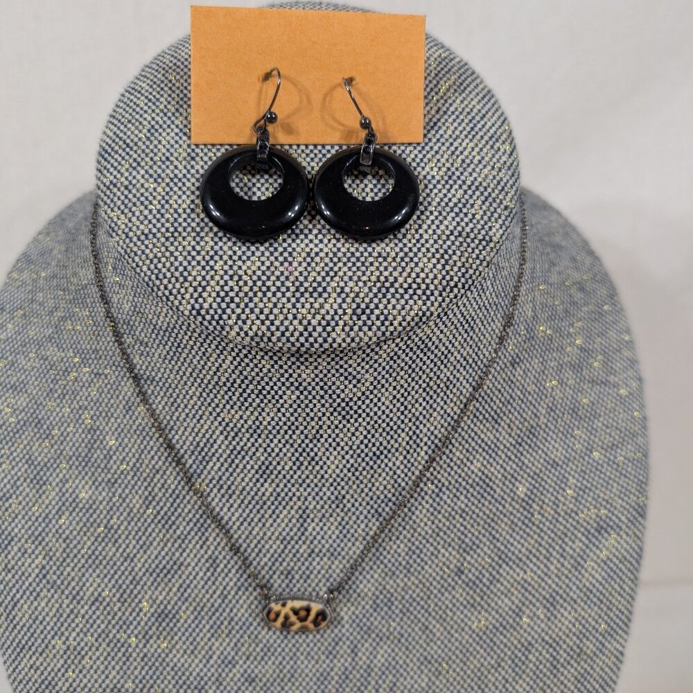 Kendra Scott Inspired Necklace